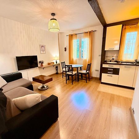 Centrico Apartamento Con Parking Grenada Zewnętrze zdjęcie